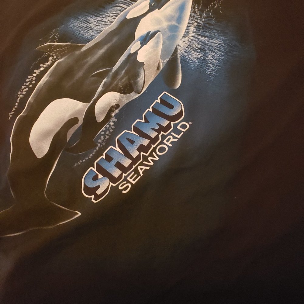 Shamu SeaWorld Graphic T Shirt